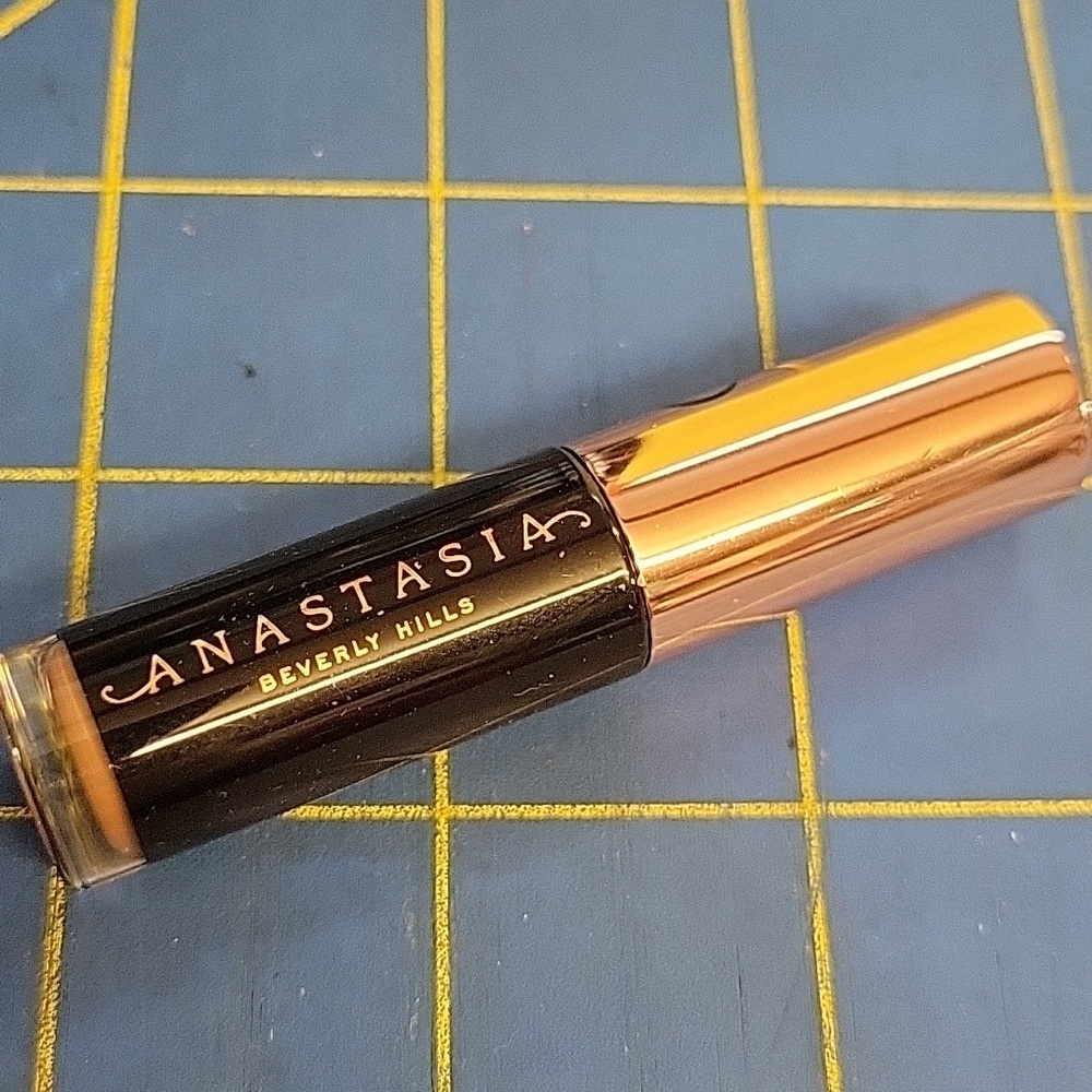 Anastasia Beverly Hills 18 Magic Touch Concealer 1.85ml New Tube